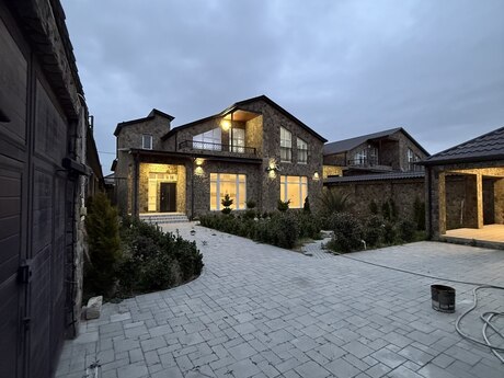 5 otaqlı həyət evi/bağ evi - Şüvəlan q. - 340 m²