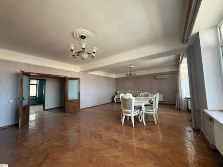 5 otaqlı köhnə tikili - İçəri Şəhər m. - 200 m²