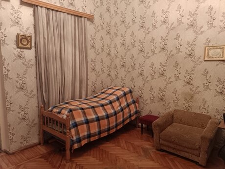 4 otaqlı həyət evi/bağ evi - Bayıl q. - 100 m²