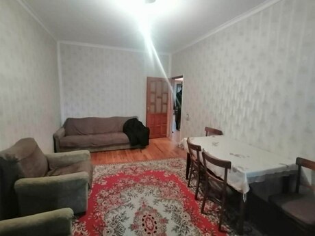 3 otaqlı köhnə tikili - 7-ci mikrorayon q. - 80 m²
