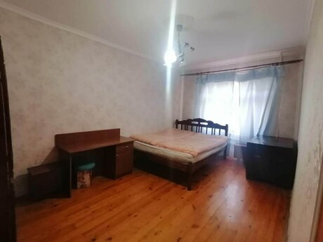 3 otaqlı köhnə tikili - 7-ci mikrorayon q. - 80 m²