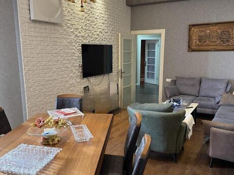 3 otaqlı mənzil, 127 m², 8 Noyabr: 375 000 ₼ 3