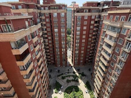 4 otaqlı yeni tikili - Nizami m. - 178 m²