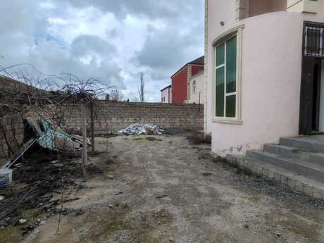 4 otaqlı həyət evi/bağ evi - Buzovna q. - 160 m²