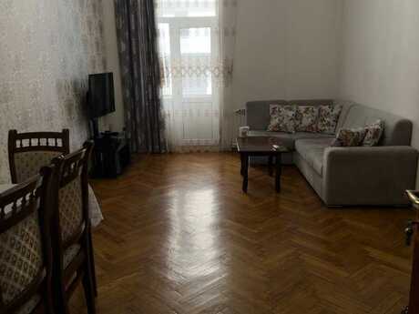 Elan №5976941 - Bakı, Sahil m., 3 otaqlı, 75 m², 2/4 mərtəbə
