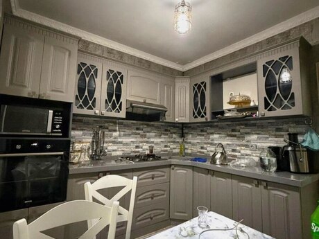3 otaqlı köhnə tikili - Memar Əcəmi m. - 75 m²