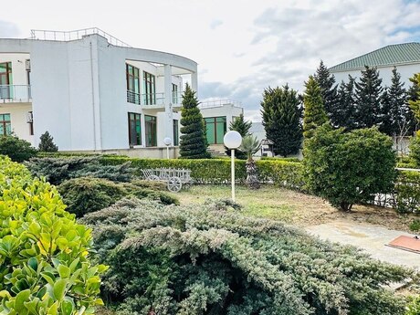 6-комн. дом/дача - пос. Бильгях - 500 м²