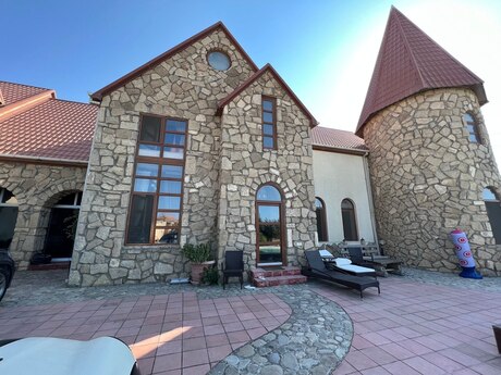 5 otaqlı həyət evi/bağ evi - Bilgəh q. - 300 m²