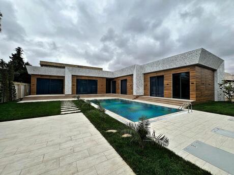 5 otaqlı həyət evi/bağ evi - Şüvəlan q. - 250 m²