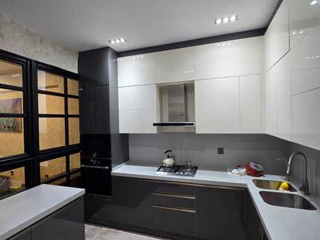 4 otaqlı yeni tikili - 28 May m. - 147 m²
