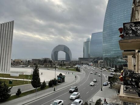 Elan №5977696 - Bakı, Şah İsmayıl Xətai m., 3 otaqlı, 70 m², 4/5 mərtəbə