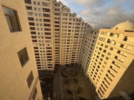 Satılır 3 otaqlı yeni tikili 105 m², Bakıxanov q.