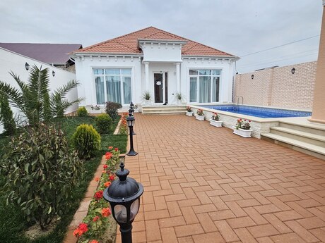 4 otaqlı həyət evi/bağ evi - Mərdəkan q. - 200 m²
