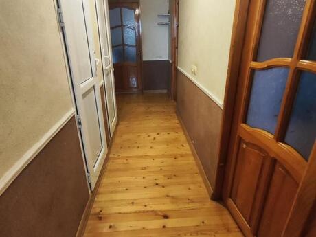 3 otaqlı köhnə tikili - 8-ci kilometr q. - 72 m²