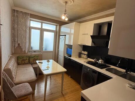 Elan №5978074 - Bakı, 8-ci kilometr q., 3 otaqlı, 72 m², 3/5 mərtəbə