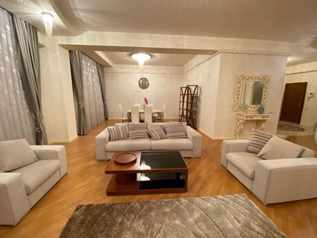 4-комн. новостройка - м. Низами - 210 м²