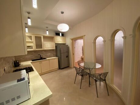 4-комн. новостройка - м. Низами - 210 м²