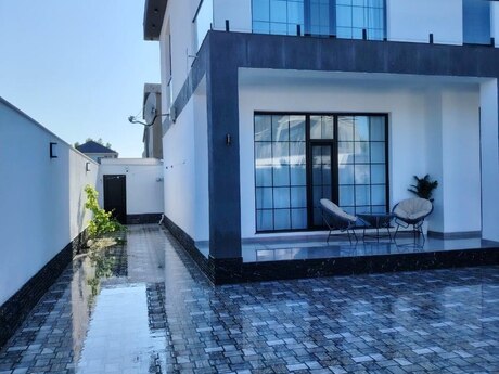 6 otaqlı həyət evi/bağ evi - Bilgəh q. - 300 m²