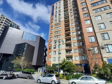 Объявление №5978456 - Баку, м. Элмляр Академиясы, 4-комн., 170 м², 3/17 этаж