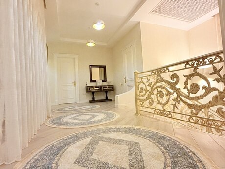 House with Garden, Villa For Rent