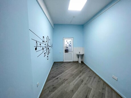 9 otaqlı ofis - İnşaatçılar m. - 225 m²