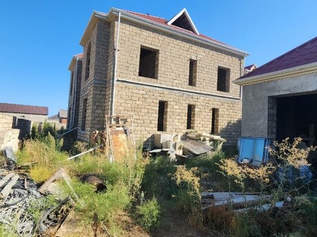 5 otaqlı həyət evi/bağ evi - Qala q. - 495 m²