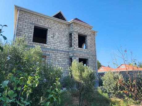 5 otaqlı həyət evi/bağ evi - Qala q. - 495 m²
