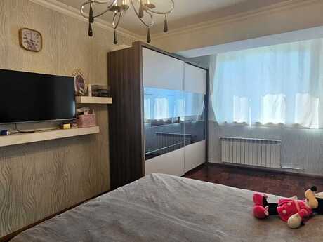 3 otaqlı köhnə tikili - Elmlər Akademiyası m. - 96 m²
