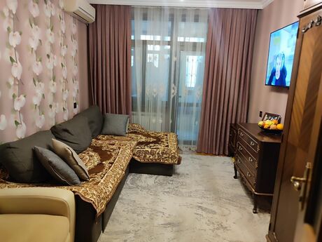 4 otaqlı köhnə tikili - Azadlıq Prospekti m. - 115 m²
