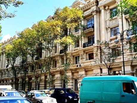 Elan №5979438 - Bakı, Sahil m., 4 otaqlı, 175 m², 4/5 mərtəbə