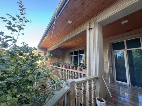 5 otaqlı həyət evi/bağ evi - Badamdar q. - 300 m²