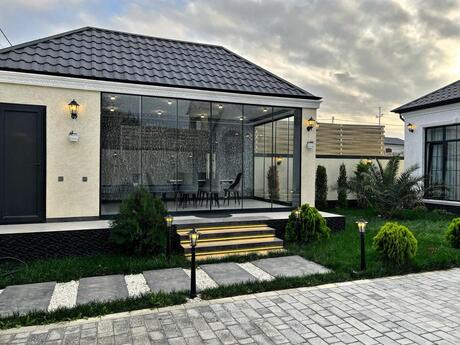 4 otaqlı həyət evi/bağ evi - Mərdəkan q. - 200 m²