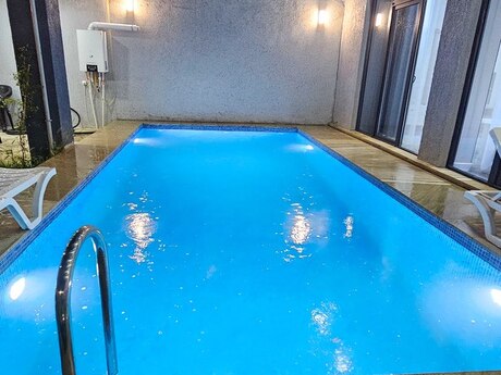 4 otaqlı həyət evi/bağ evi - Mərdəkan q. - 150 m²