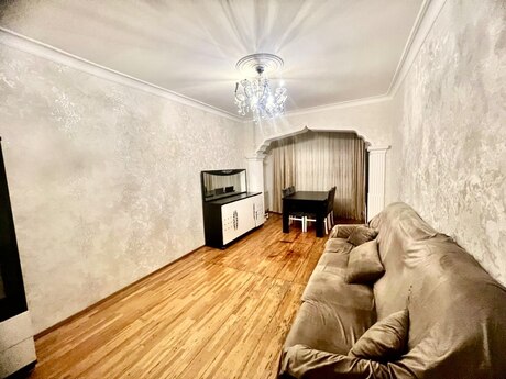 3 otaqlı köhnə tikili - Qara Qarayev m. - 85 m²