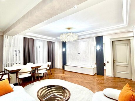 3-комн. новостройка - Насиминский р. - 138.8 м²