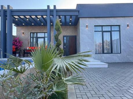 4 otaqlı həyət evi/bağ evi - Mərdəkan q. - 160 m²