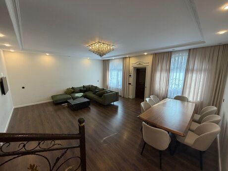 4 otaqlı həyət evi/bağ evi - Memar Əcəmi m. - 200 m²