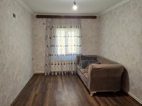 Satılır 3 otaqlı həyət evi/bağ evi 70 m², 20-ci sahə q.