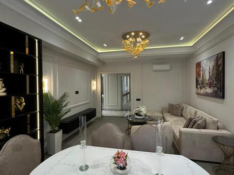 4 otaqlı yeni tikili - Şah İsmayıl Xətai m. - 140 m²