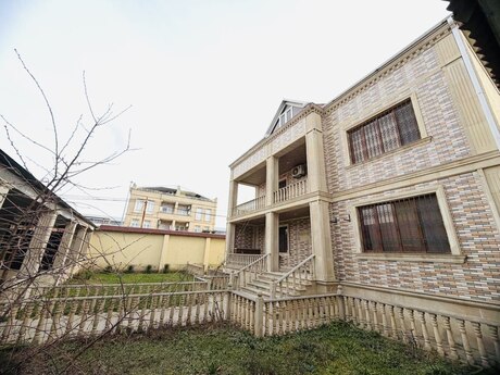 6 otaqlı həyət evi/bağ evi - Mərdəkan q. - 260 m²