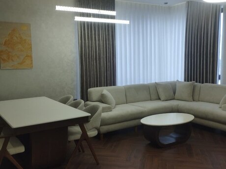 Elan №5980315 - Bakı, Gənclik m., 3 otaqlı, 122 m², 4/16 mərtəbə