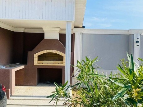 4 otaqlı həyət evi/bağ evi - Buzovna q. - 300 m²