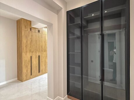 3-комн. новостройка - м. 28 мая - 120 м²