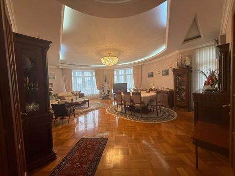 4 otaqlı yeni tikili - Nizami m. - 200 m²