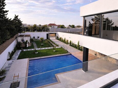 4 otaqlı həyət evi/bağ evi - Mərdəkan q. - 300 m²