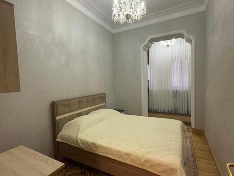 3 otaqlı köhnə tikili - İçəri Şəhər m. - 117 m²