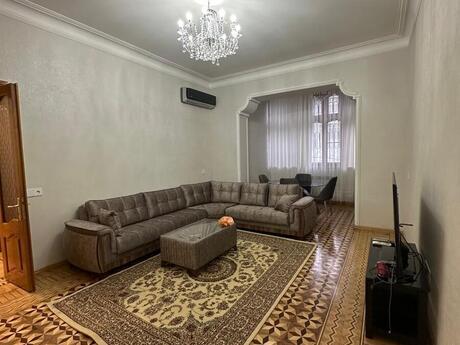 3 otaqlı köhnə tikili - İçəri Şəhər m. - 117 m²