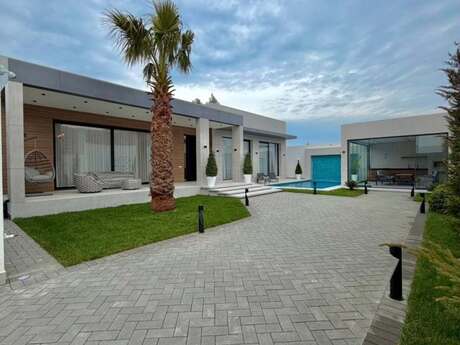 5 otaqlı həyət evi/bağ evi - Mərdəkan q. - 260 m²