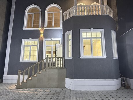 Satılır 6 otaqlı həyət evi/bağ evi 250 m², Yeni Ramana q.
