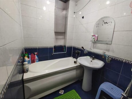 4 otaqlı köhnə tikili - Neftçilər m. - 100 m²